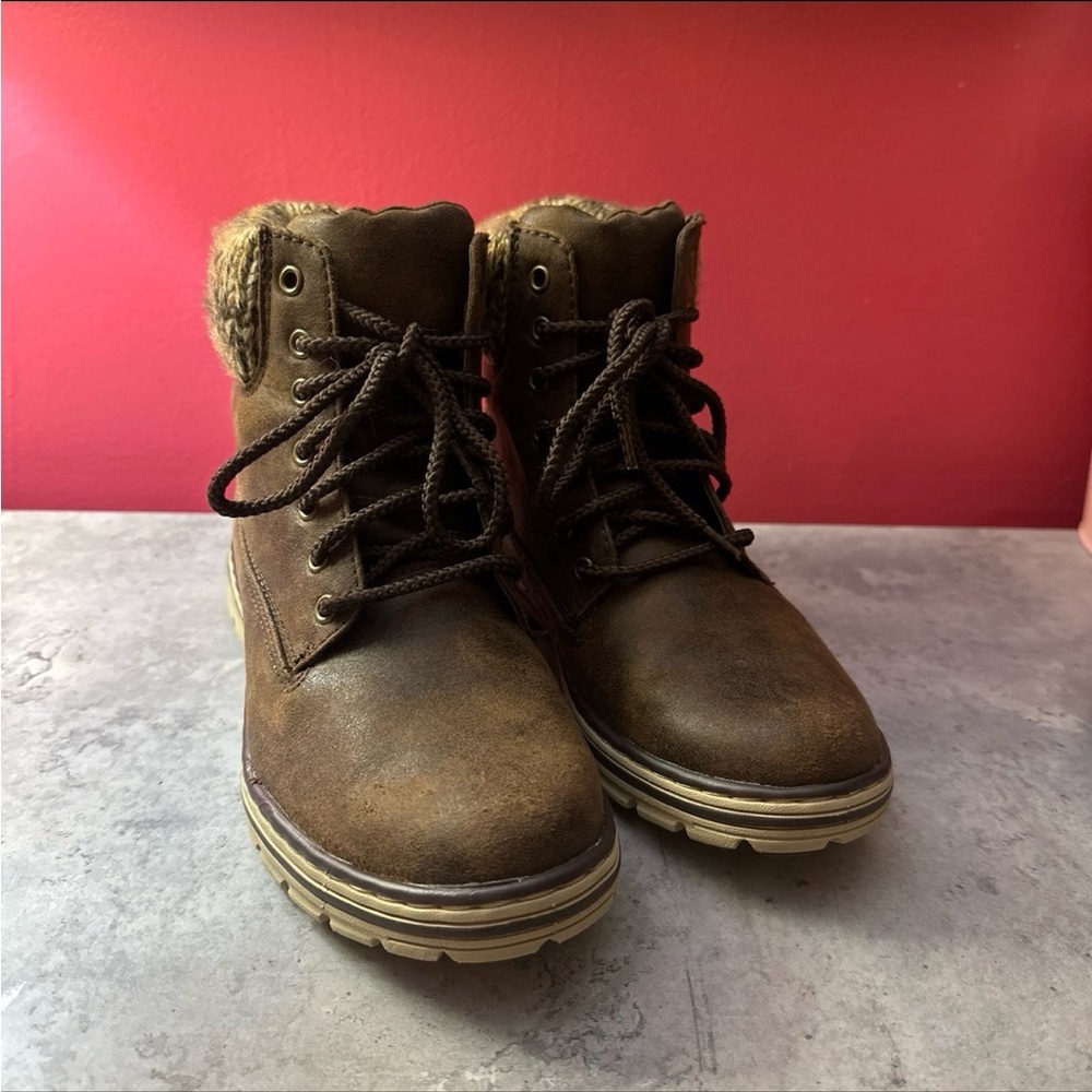 Cliffs boots women’s